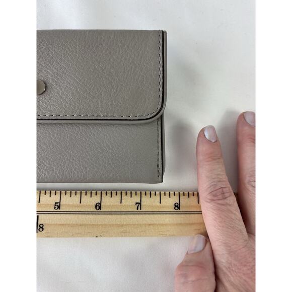 Michael Kors Light Grey Leather Wallet Envelope Clutch Snap Close Zipper Pocket - Picture 5 of 9